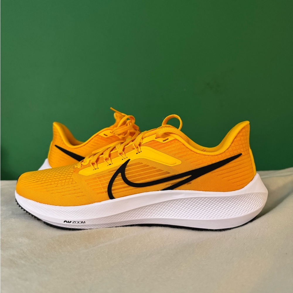 Nike air Zoom Pegasus 39 tb university gold size 10.5